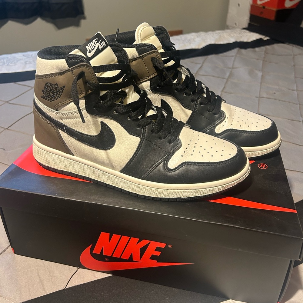 Size 10.5 - Jordan 1 Retro OG High Dark Mocha